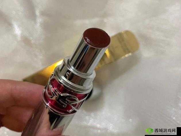 YSL 热门蜜桃色 M6W：让你美丽加倍